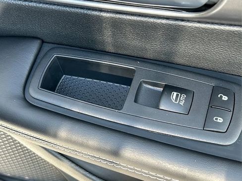 New 2026 Chrysler Pacifica Select image 28