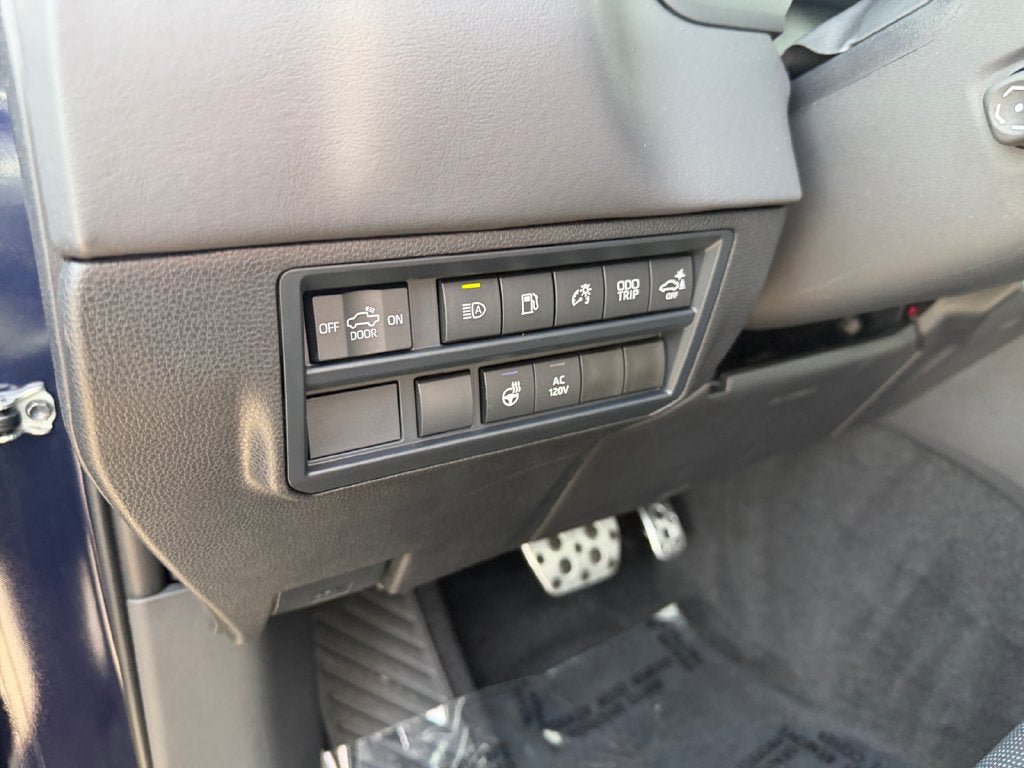 Used 2026 Toyota Tundra Platinum w/ TRD Off-Road Package AWD/4WD image 19