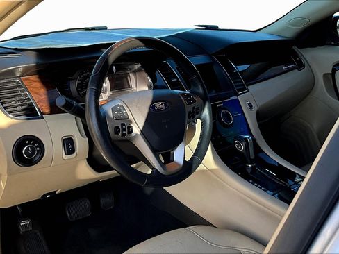 Used 2017 Ford Taurus Limited image 12