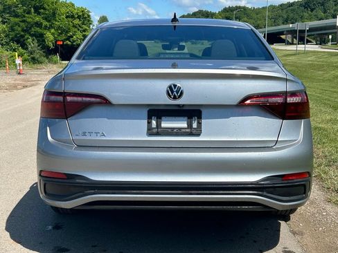 Used 2022 Volkswagen Jetta Sport FWD image 4