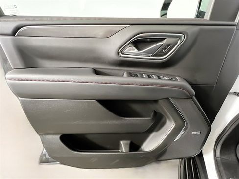 Used 2024 Chevrolet Suburban RST w/ Luxury Package image 33