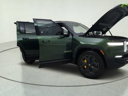Used 2024 Rivian R1S Adventure AWD/4WD image 9