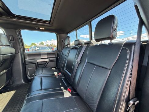 Used 2019 Ford F150 Lariat w/ Equipment Group 502A Luxury AWD/4WD image 18