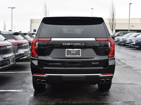 Used 2025 GMC Yukon Denali w/ Sun & Power Step Package image 4