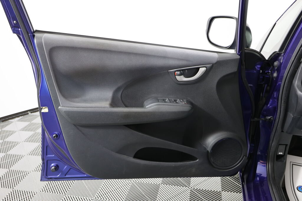 Used 2011 Honda Fit image 12