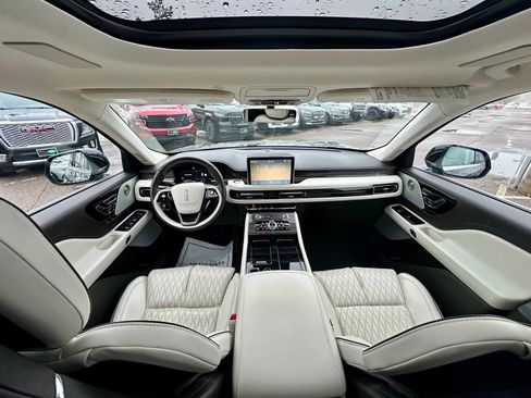 Used 2024 Lincoln Aviator Black Label w/ Dynamic Handling Package image 17