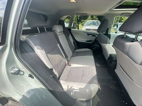 Used 2020 Toyota RAV4 XLE w/ Convenience Package AWD/4WD image 30