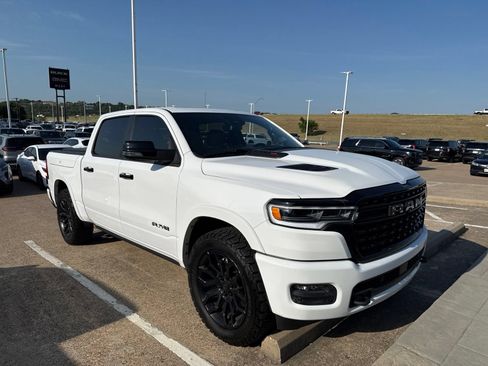 Used 2025 RAM 1500 Limited AWD/4WD image 3