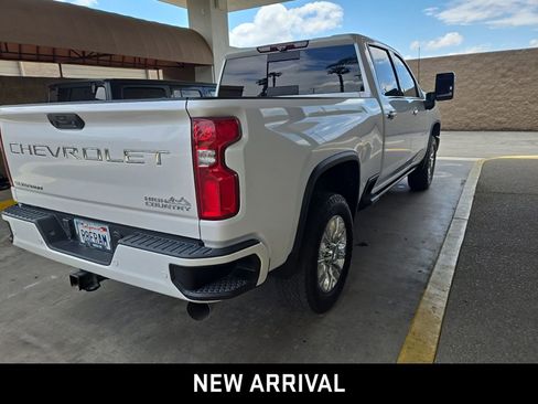 Used 2023 Chevrolet Silverado 2500 High Country w/ Z71 Off-Road Package AWD/4WD image 4
