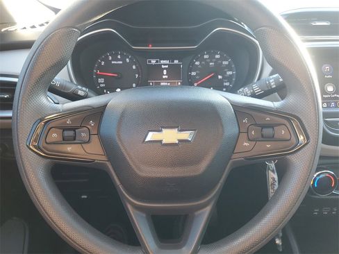 Used 2022 Chevrolet TrailBlazer LS image 19