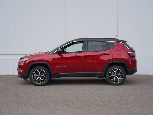 Used 2025 Jeep Compass Limited AWD/4WD image 6