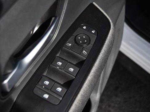 New 2026 Nissan Kicks SV w/ SV Premium Package image 9