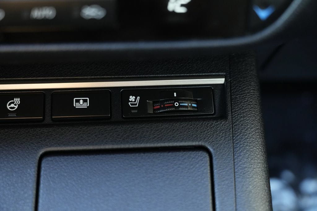 Used 2015 Lexus ES 350 w/ Ultra Luxury Package FWD image 62