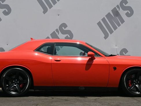 Used 2022 Dodge Challenger SRT Hellcat w/ Plus Package RWD image 4