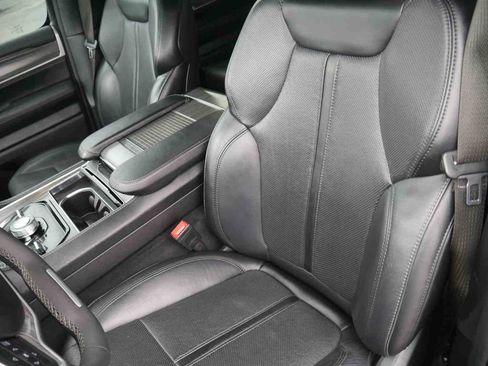 Used 2024 Jeep Wagoneer Series III image 29