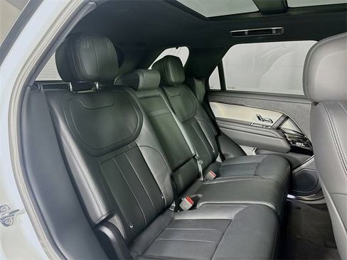 Used 2025 Land Rover Range Rover Sport SE image 27