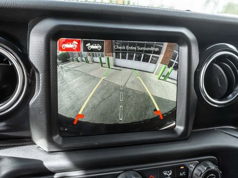 Used 2023 Jeep Wrangler Unlimited Rubicon 392 w/ Xtreme Recon 35" Tire Package AWD/4WD image 13