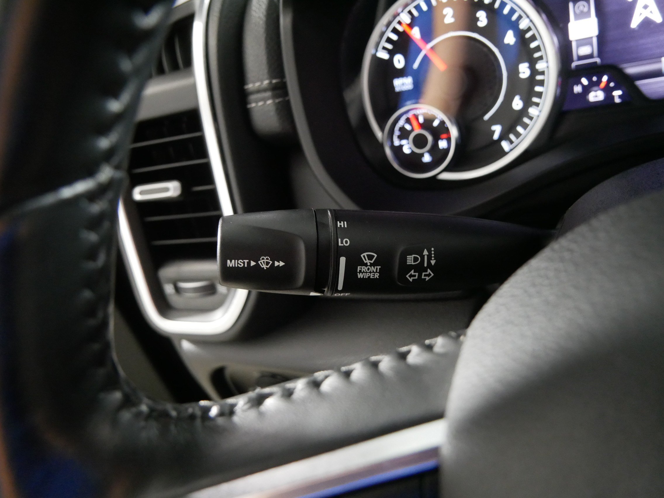 Used 2023 RAM 1500 Laramie AWD/4WD image 31