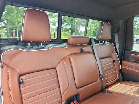 Certified 2025 GMC Sierra 3500 Denali Ultimate AWD/4WD image 13