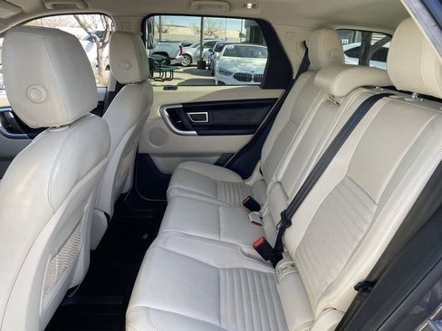 Used 2017 Land Rover Discovery Sport HSE Luxury image 18