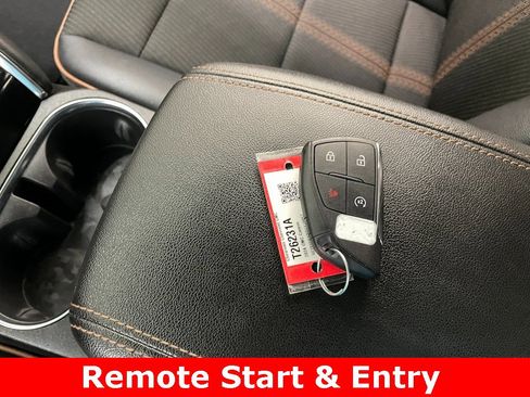 Certified 2024 GMC Canyon AT4 w/ Technology Package image 7