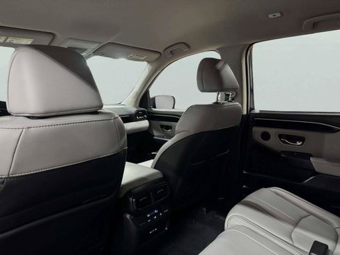 Used 2025 Honda Pilot EX-L image 48
