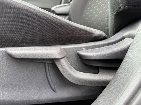 Used 2022 Nissan Kicks SV FWD image 12
