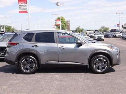 Certified 2025 Nissan Rogue SV w/ SV Premium Package FWD image 5