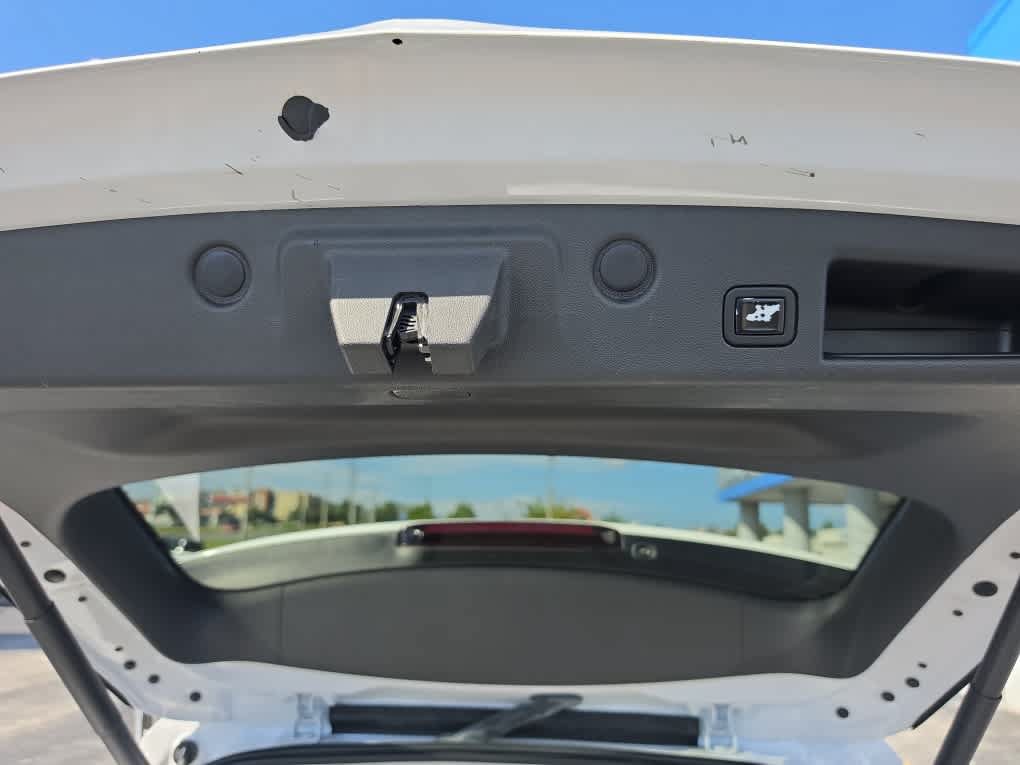 Used 2021 Chevrolet Equinox LT FWD image 30