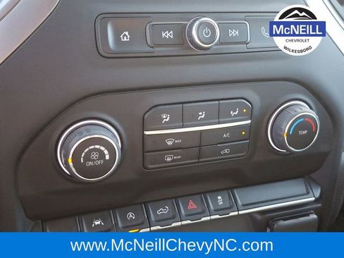 Used 2022 Chevrolet Silverado 1500 Custom image 16