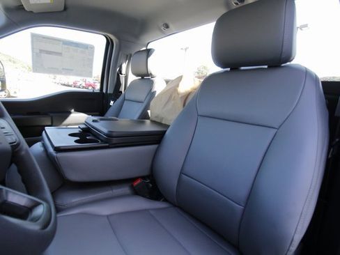 New 2024 Ford F550 4x4 Regular Cab Super Duty image 11