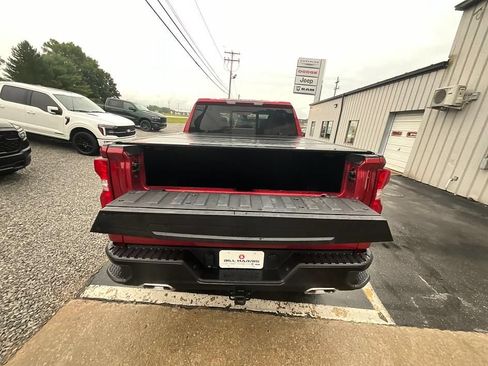 Used 2024 Chevrolet Silverado 1500 LT Trail Boss w/ Convenience Package II AWD/4WD image 8