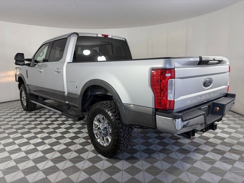 Used 2019 Ford F350 Lariat w/ Chrome Package image 5
