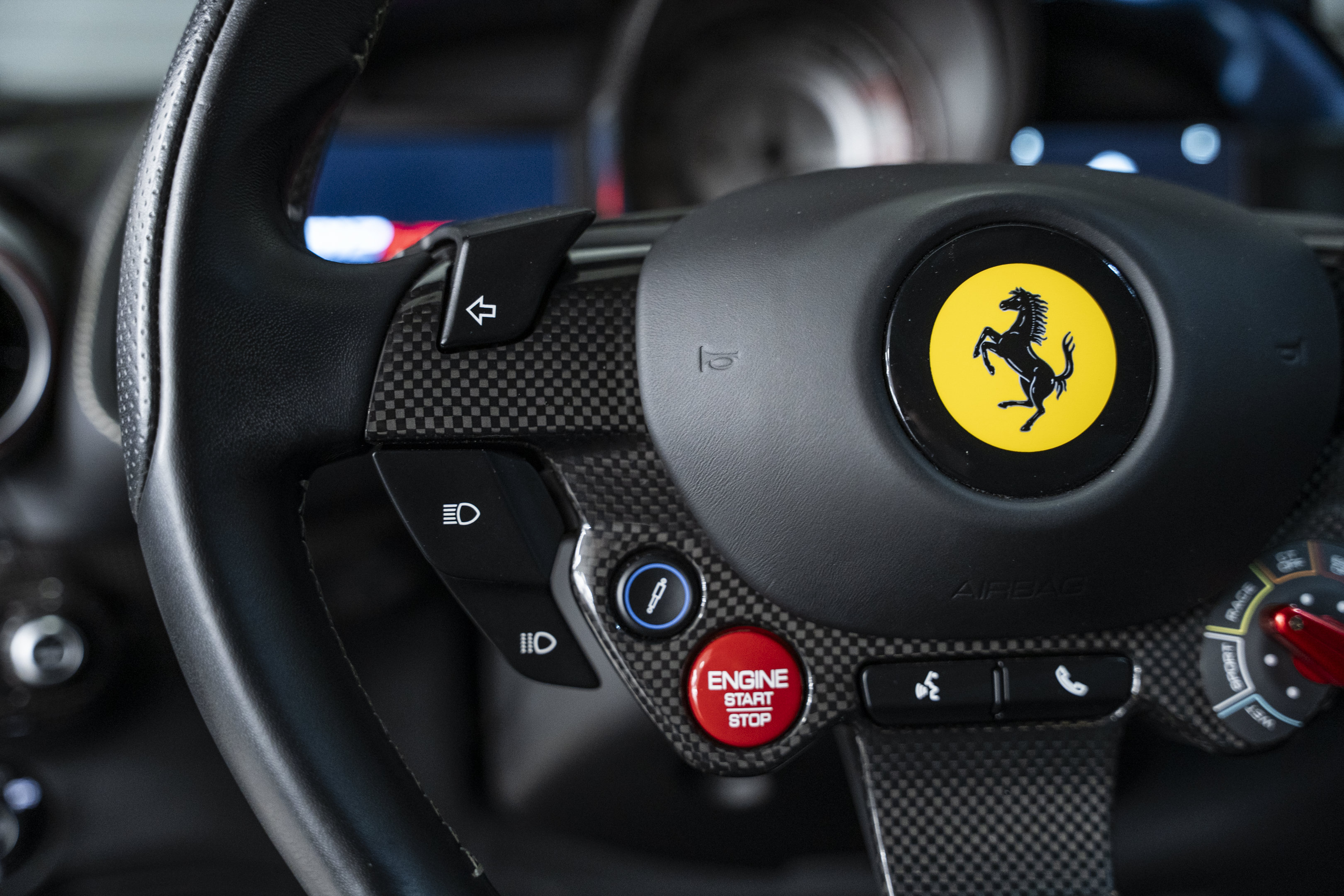 Used 2019 Ferrari 812 Superfast RWD image 28