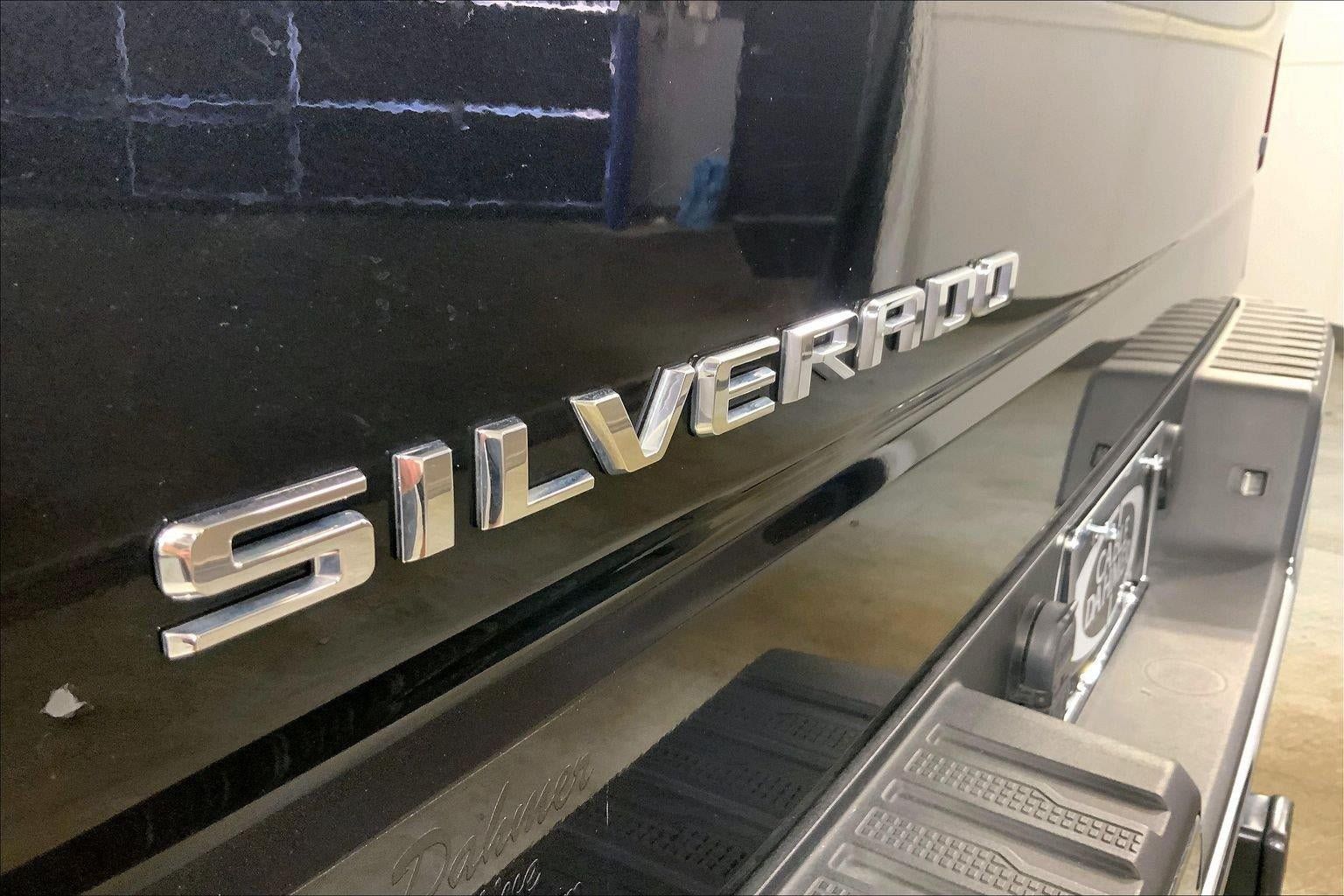 Used 2024 Chevrolet Silverado 1500 LT AWD/4WD image 8