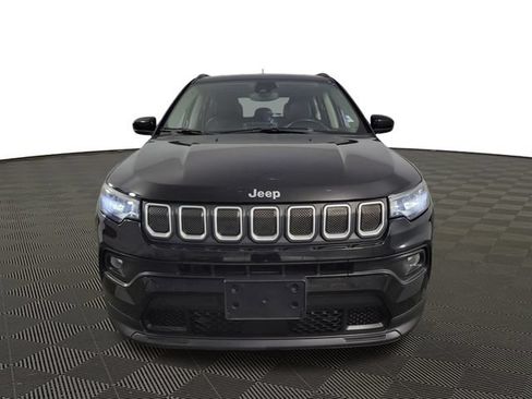 Used 2022 Jeep Compass Latitude w/ Convenience Group AWD/4WD image 2