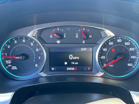 Used 2023 Chevrolet Traverse LT image 10