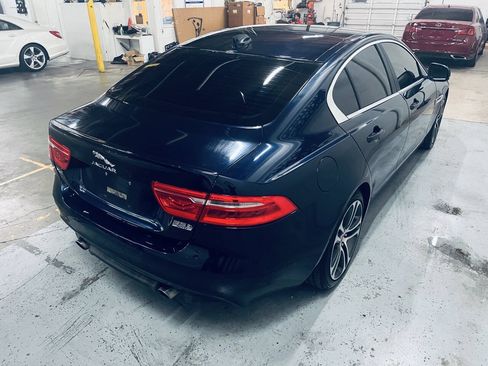 Used 2017 Jaguar XE Prestige AWD/4WD image 9