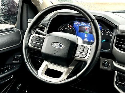 Used 2024 Ford Expedition XLT RWD image 32