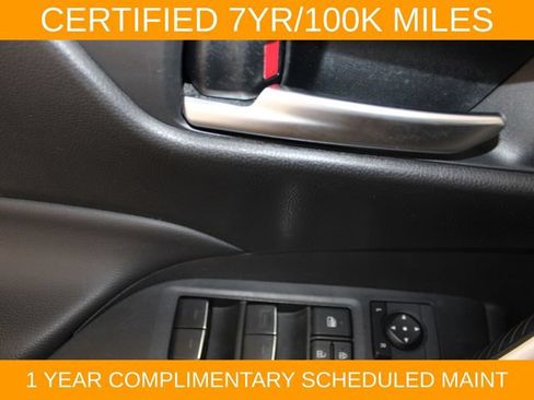 Used 2025 Toyota RAV4 XLE AWD/4WD image 19