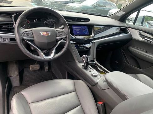 Used 2024 Cadillac XT6 Premium Luxury w/ LPO, Floor Liner Package AWD/4WD image 18