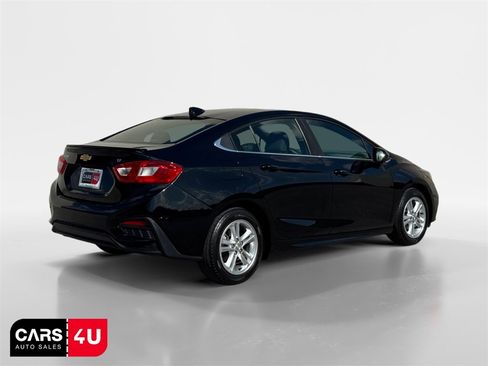 Used 2017 Chevrolet Cruze LT w/ Sun And Sound Package image 7