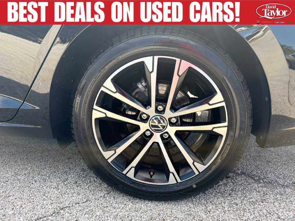 Used 2025 Volkswagen Jetta Sport FWD image 28