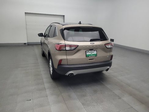 Used 2020 Ford Escape SE image 5