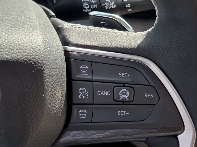 New 2027 Jeep Grand Cherokee Limited RWD image 24