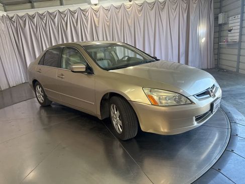 Used 2005 Honda Accord EX-L image 3