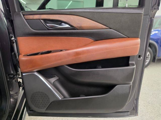 Used 2016 Cadillac Escalade ESV Premium AWD/4WD image 31