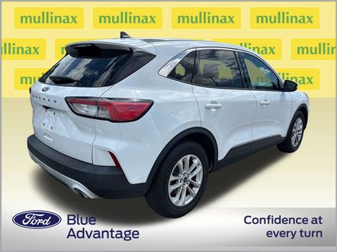 Used 2021 Ford Escape SE FWD image 2