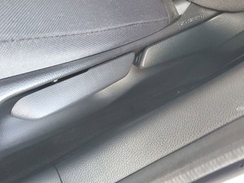 Used 2025 Toyota Prius LE image 19