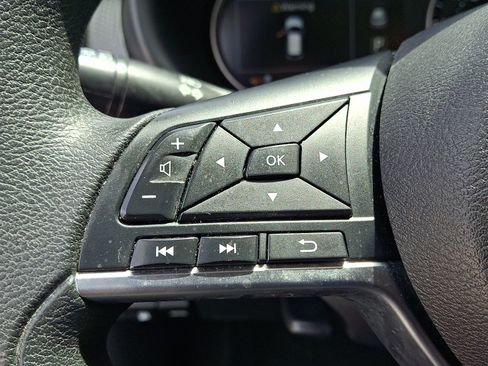 Used 2020 Nissan Kicks SV FWD image 21